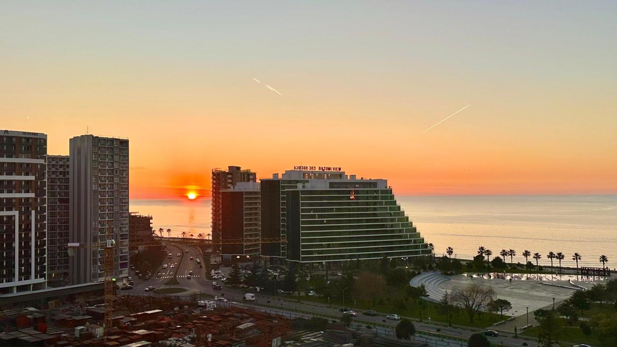Batumi Boulevard Resort Стая снимка